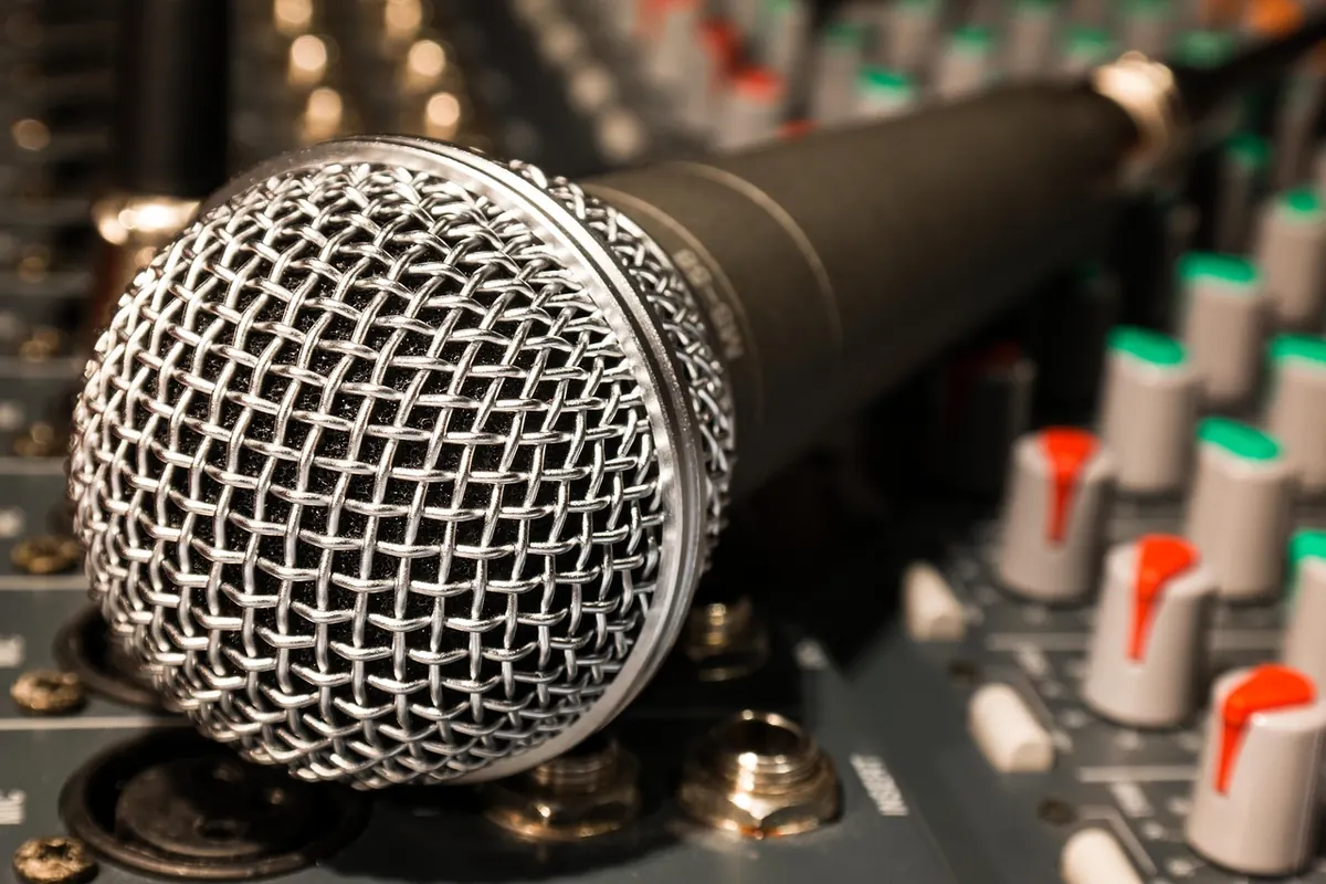 Audio Interface vs Mixer: Which Do You Need for Home Recording?